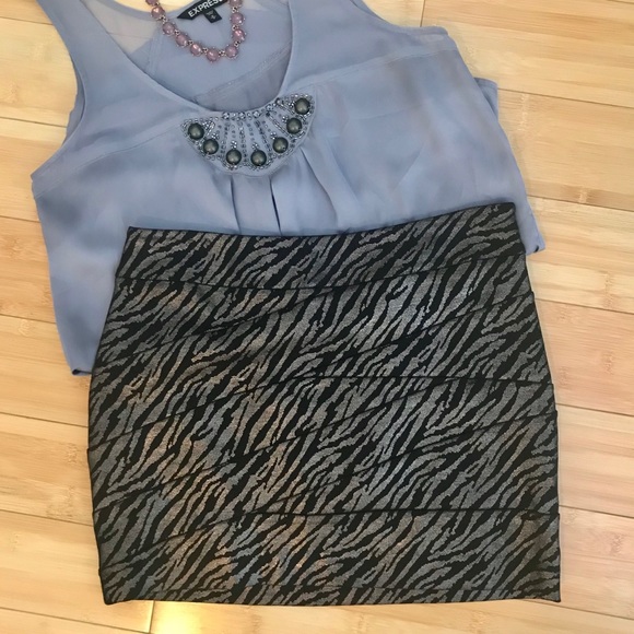 🔥SALE | Express Animal Print Skirt - Picture 1 of 6